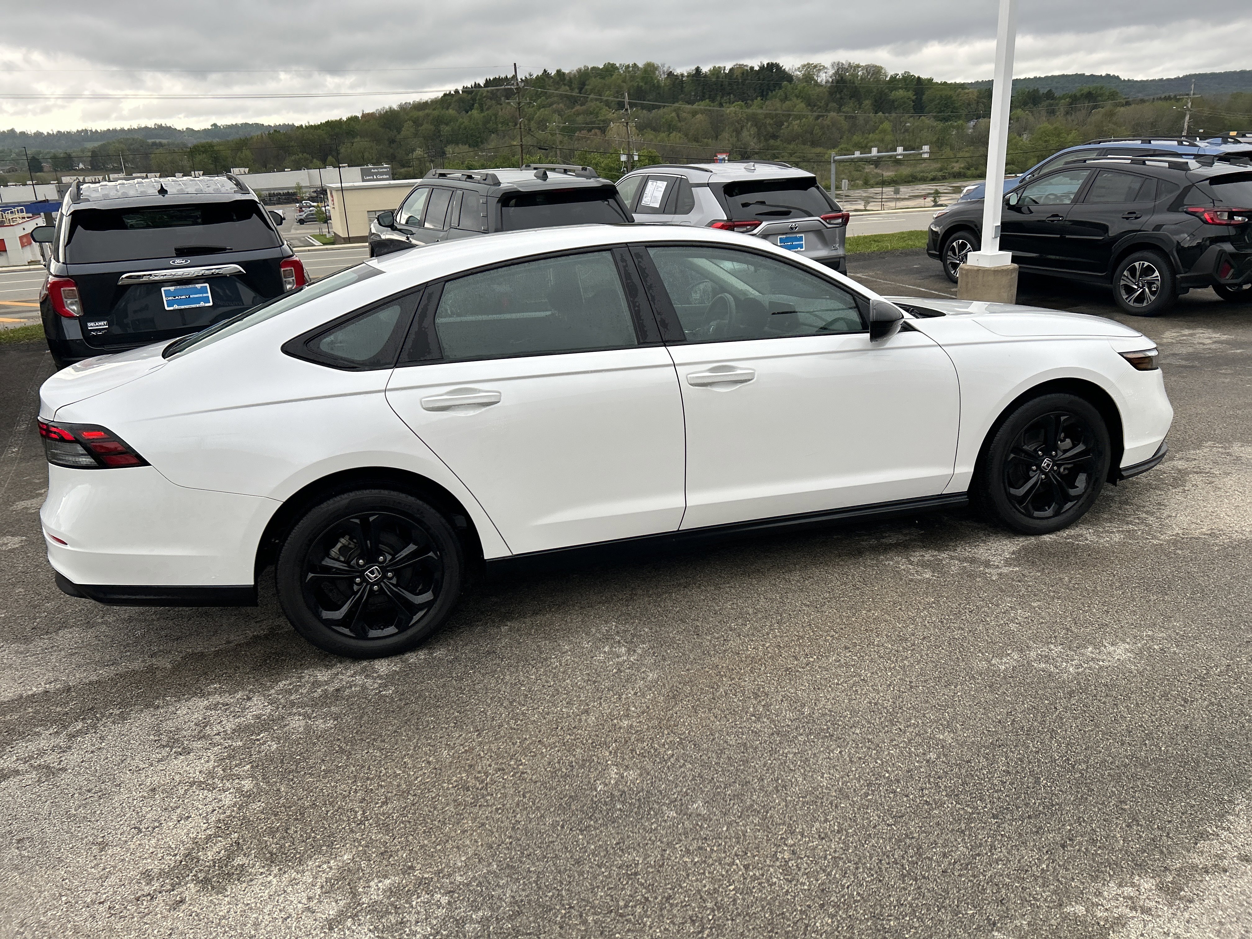 Used 2025 Honda Accord SE image 11