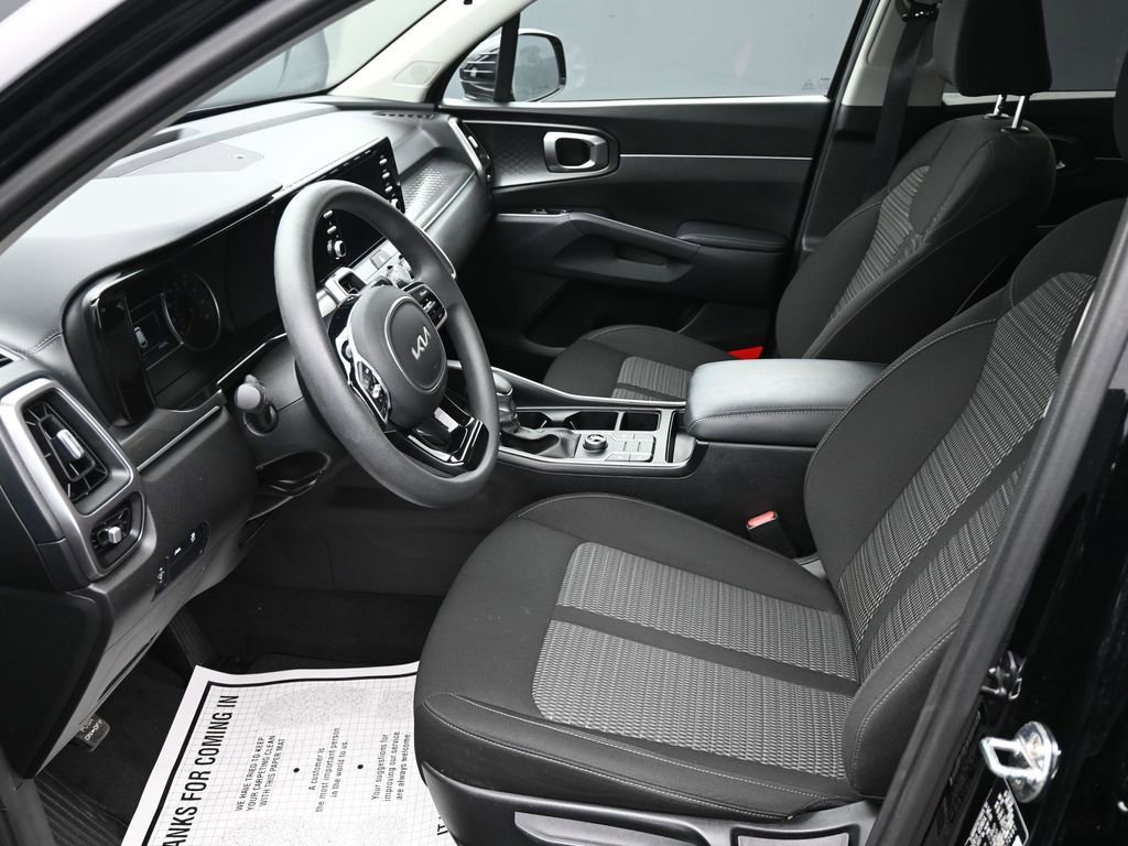 Used 2023 Kia Sorento LX image 11