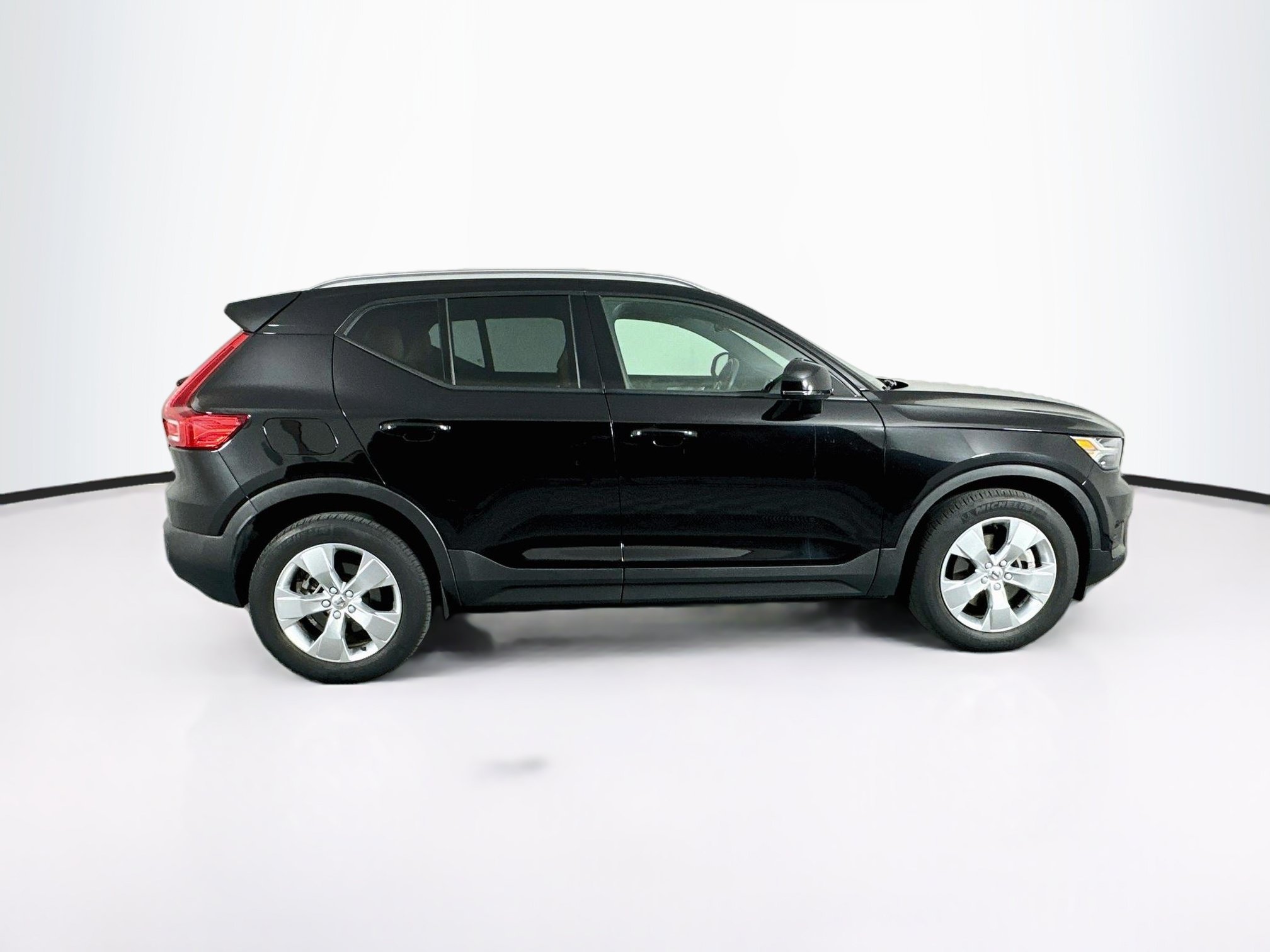 Used 2020 Volvo XC40 T5 Momentum AWD/4WD image 10