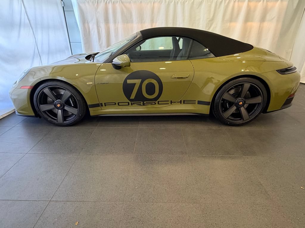 New 2026 Porsche 911 GTS RWD image 2
