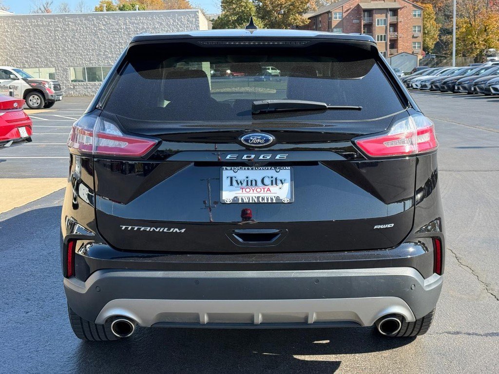 Used 2024 Ford Edge Titanium image 5