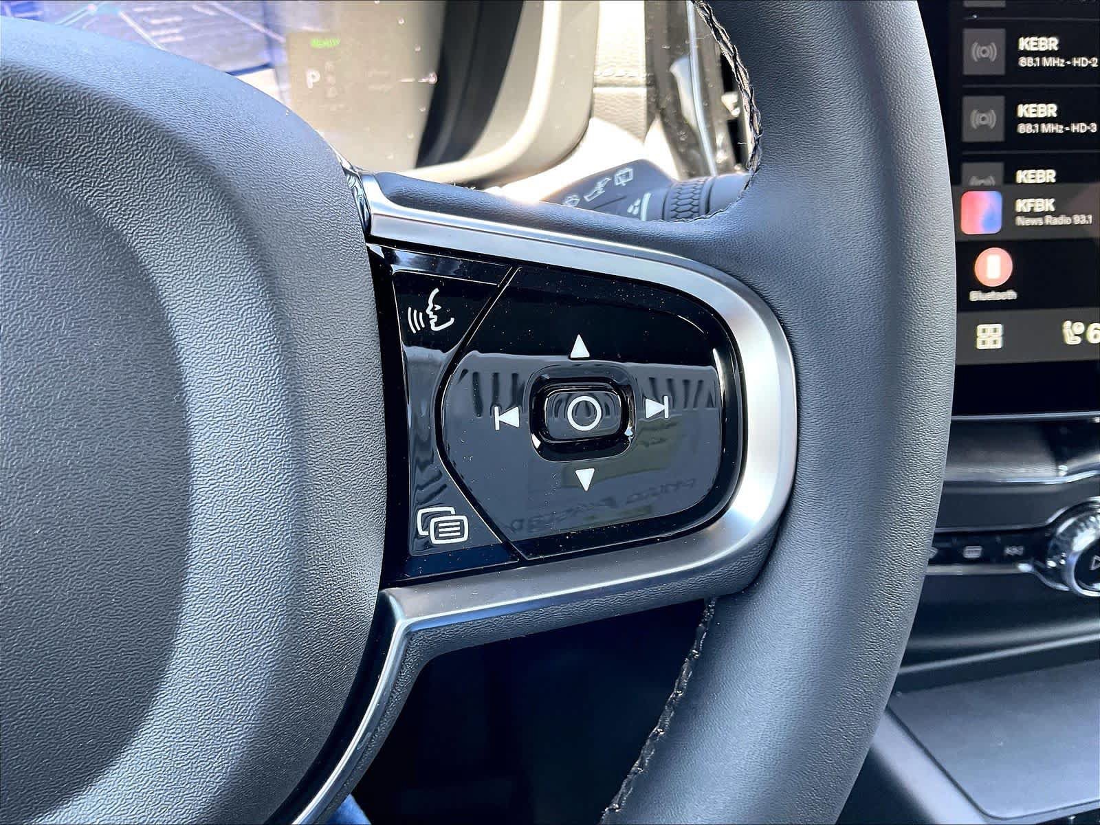 New 2026 Volvo XC60 T8 Ultra w/ Protection Package Premier AWD/4WD image 18
