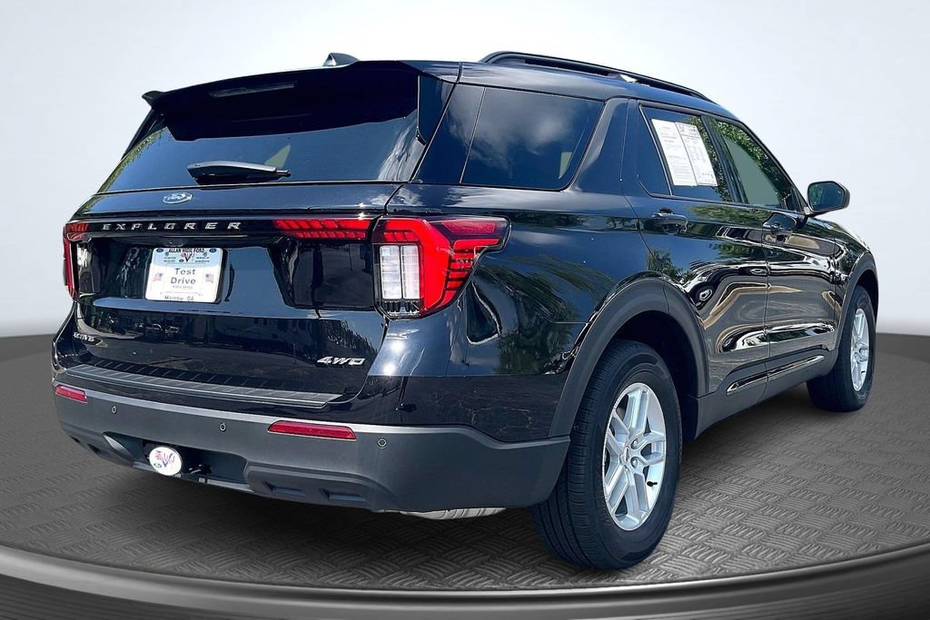 Used 2026 Ford Explorer Active AWD/4WD image 7