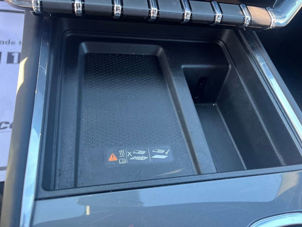 Used 2025 GMC Acadia Elevation image 39