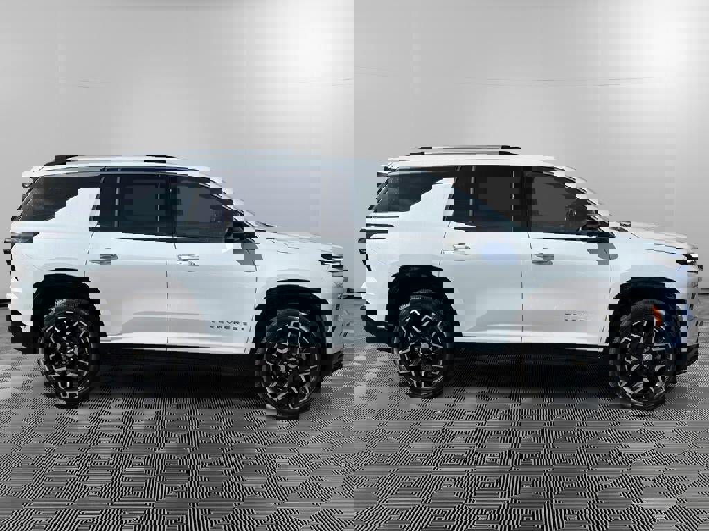 New 2026 Chevrolet Traverse High Country w/ LPO, Floor Liner Package image 8