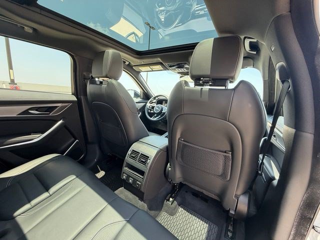 Used 2026 Jaguar F-PACE R-Dynamic S AWD/4WD image 17
