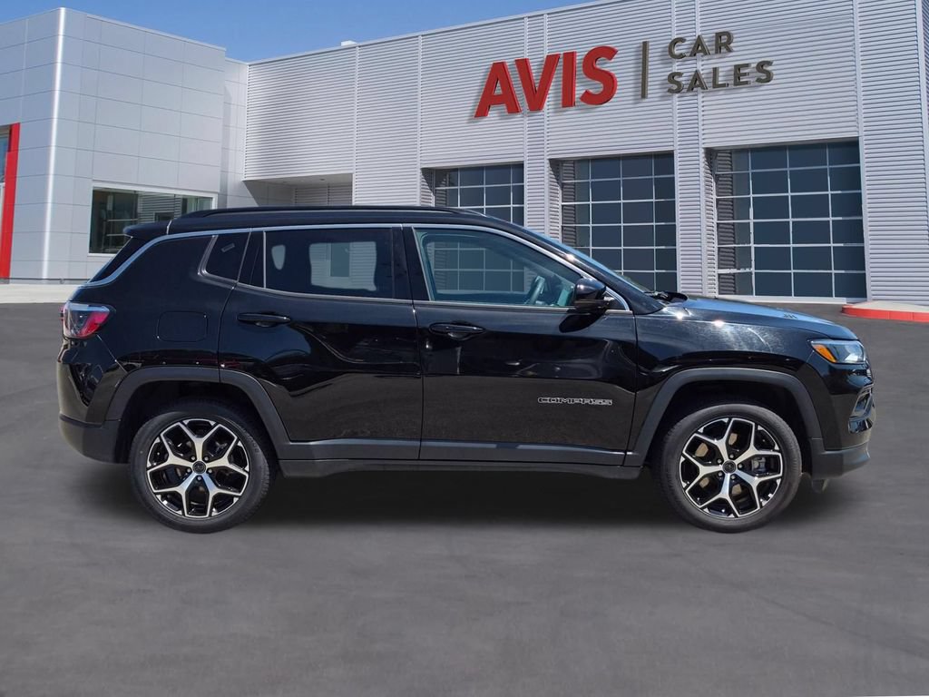 Used 2025 Jeep Compass Limited AWD/4WD image 5