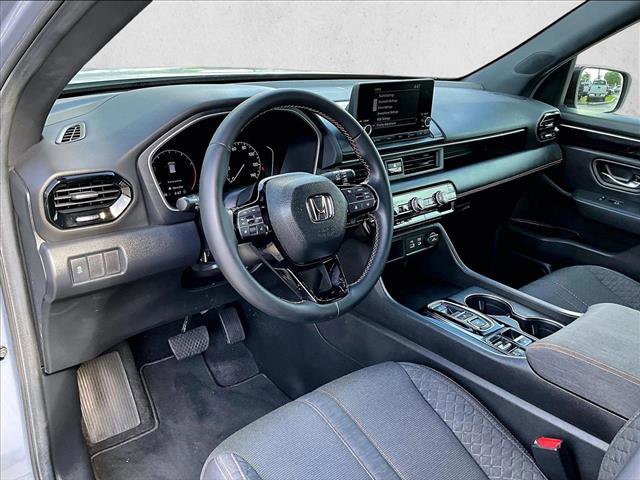 Used 2025 Honda Pilot Sport image 14