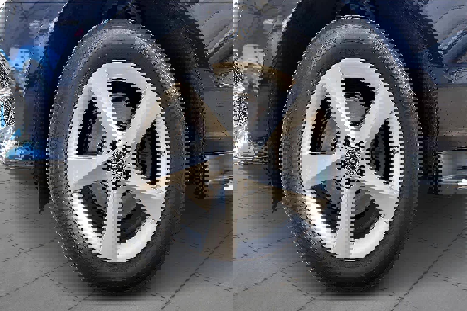 Used 2017 Mercedes-Benz GLE 350 4MATIC w/ Premium 2 Package image 11