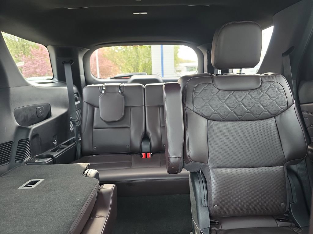 Used 2025 Ford Explorer Platinum w/ LUX Leather Package AWD/4WD image 40