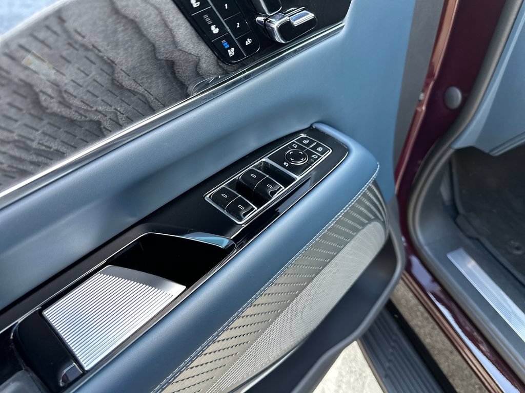 Certified 2025 Cadillac Escalade IQ Luxury 2 w/ LPO, Premium Carpet Package AWD/4WD image 21