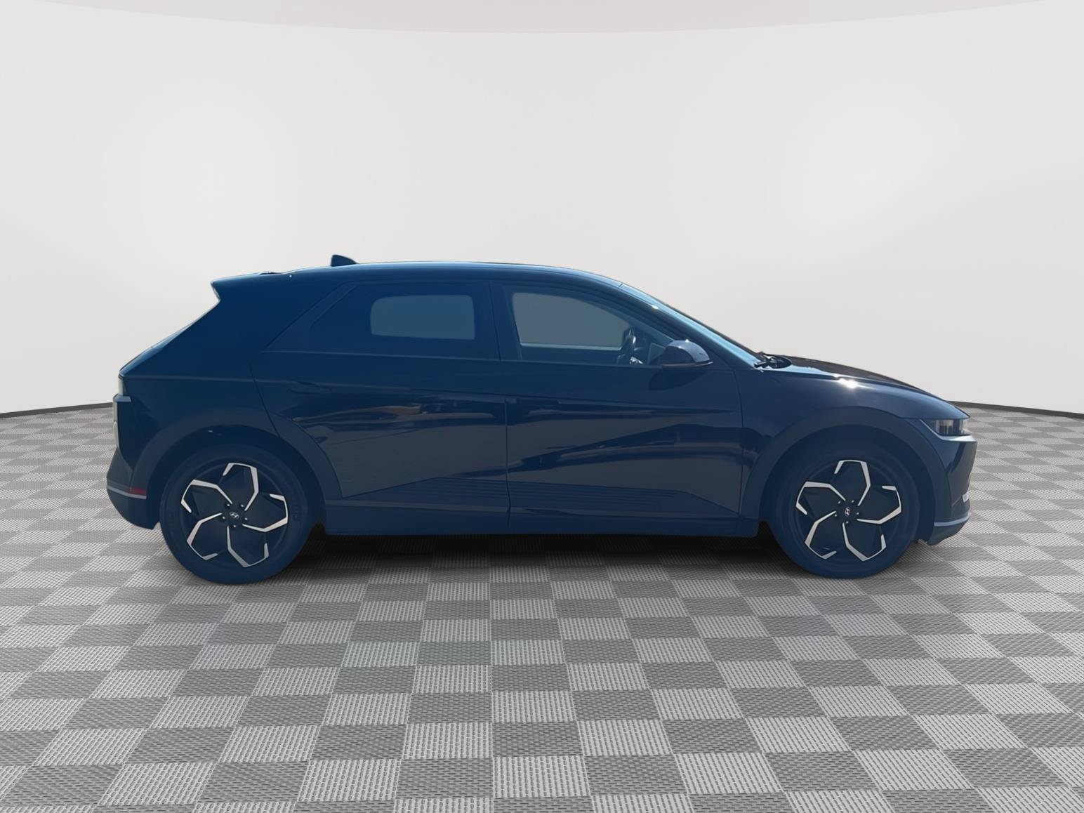 Certified 2024 Hyundai Ioniq 5 SE AWD/4WD image 4