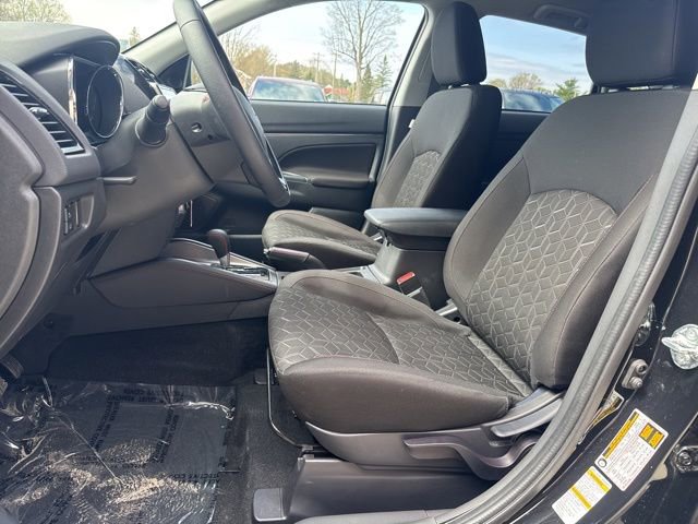 Used 2025 Mitsubishi Outlander Sport LE AWD/4WD image 9