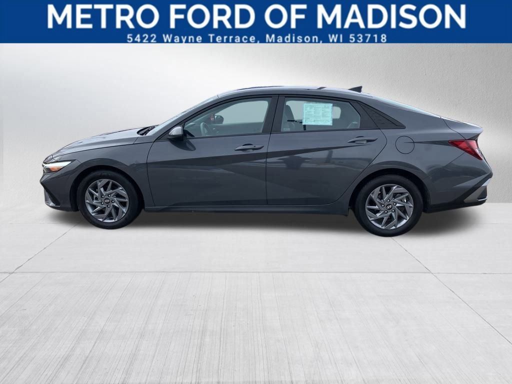 Used 2024 Hyundai Elantra SEL image 5