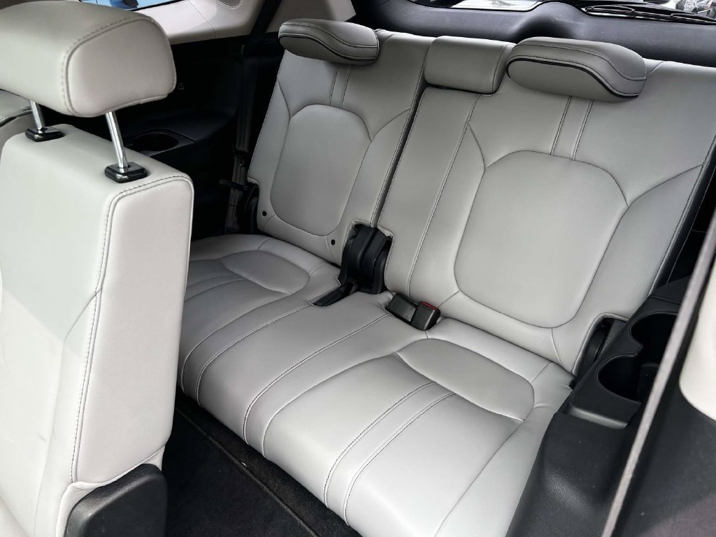 Used 2023 Honda Pilot Elite image 11