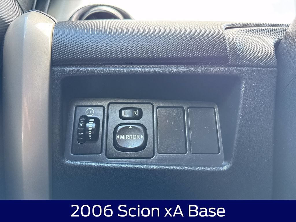 Used 2006 Scion xA FWD image 20