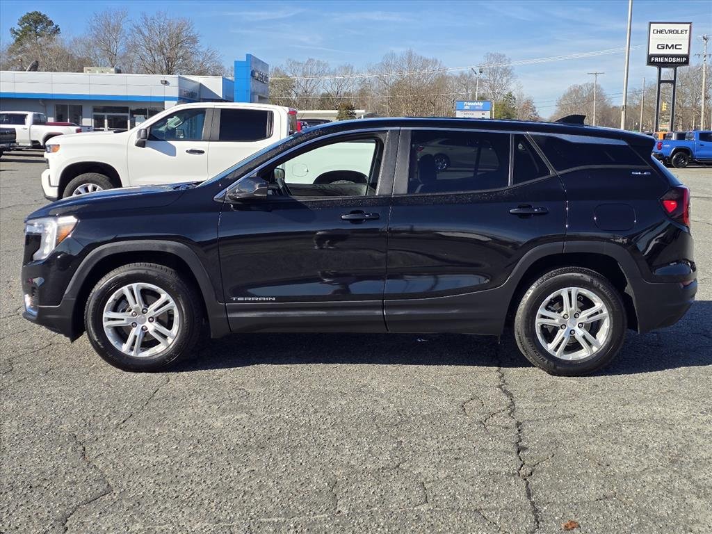 Used 2024 GMC Terrain SLE image 23