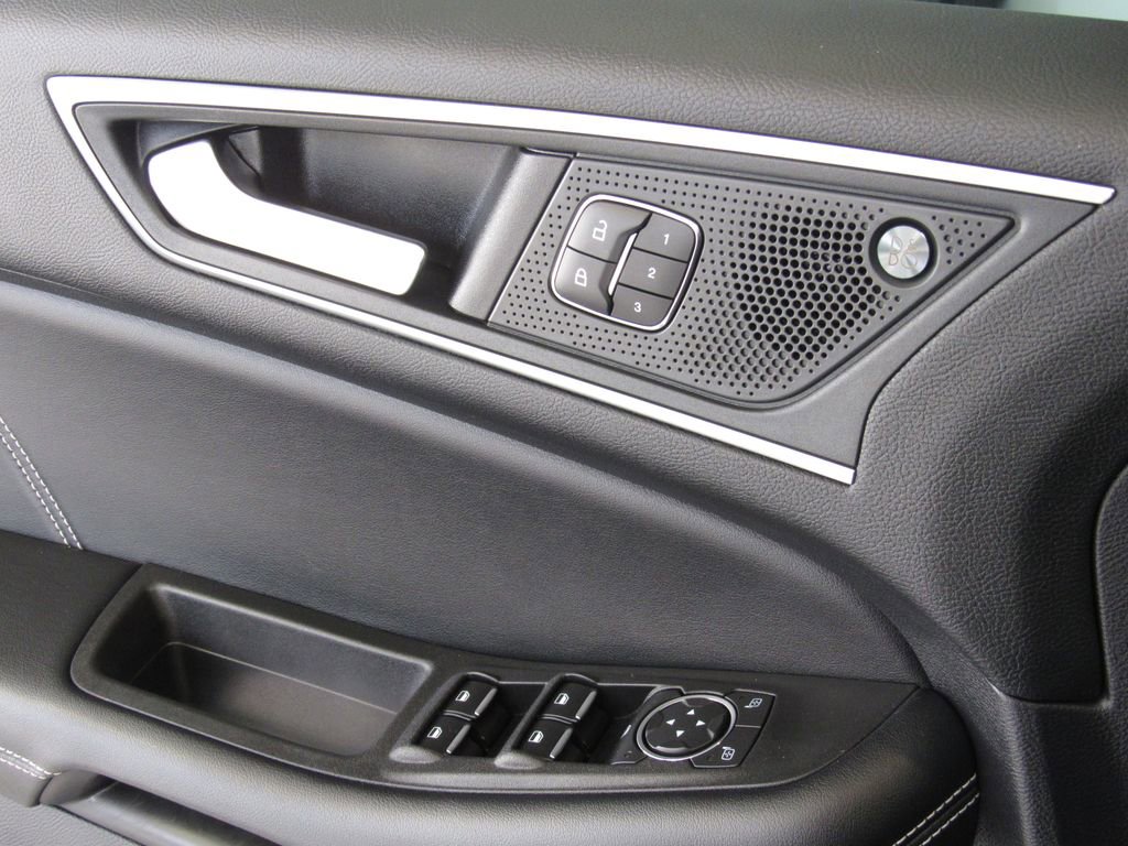 Used 2022 Ford Edge ST w/ Equipment Group 401A image 37