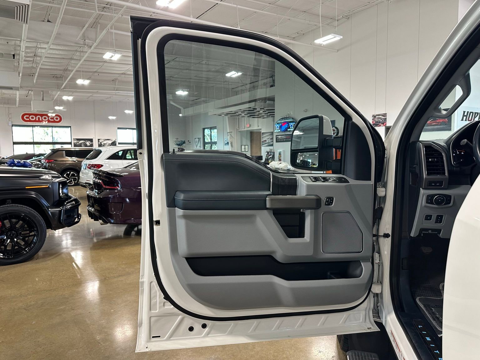 Used 2022 Ford F450 Limited w/ FX4 Off-Road Package image 10