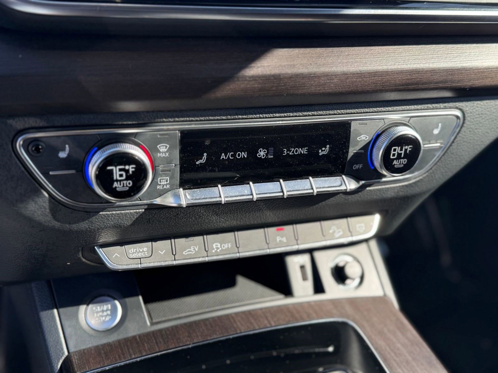 Used 2023 Audi Q5 e Premium w/ Convenience Package image 53