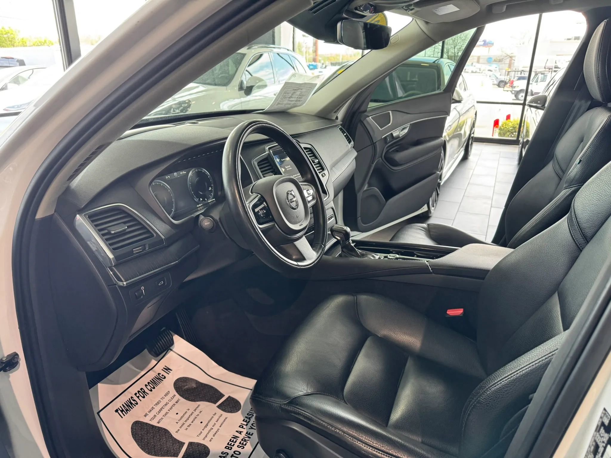 Used 2020 Volvo XC90 T6 Momentum AWD/4WD image 9