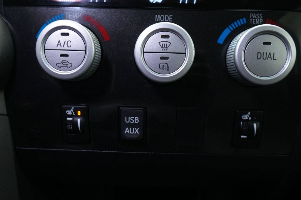 Used 2012 Toyota Tundra Limited w/ Memory Pkg image 33