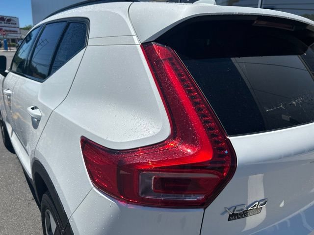 Certified 2025 Volvo XC40 B5 Plus AWD/4WD image 10