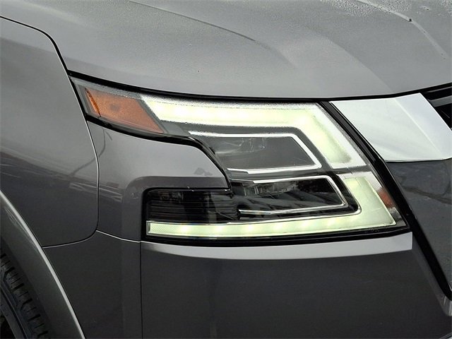 Used 2023 Nissan Armada Platinum w/ Cargo Package image 9