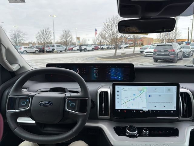 Used 2025 Ford Expedition Active image 33