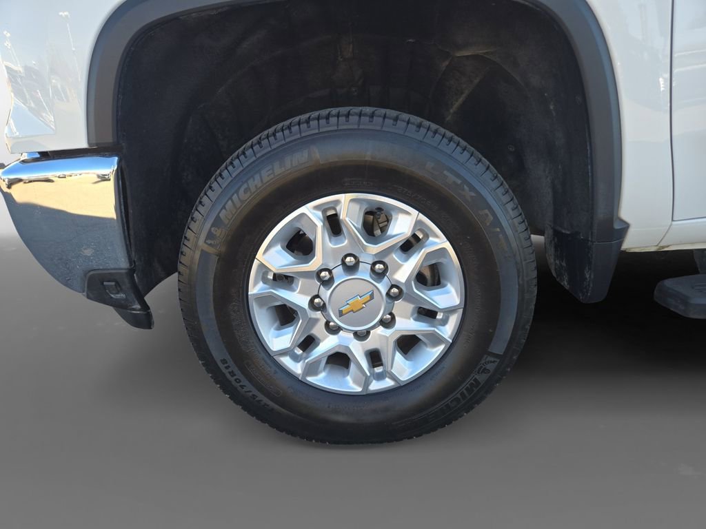 Used 2025 Chevrolet Silverado 2500 LT image 16