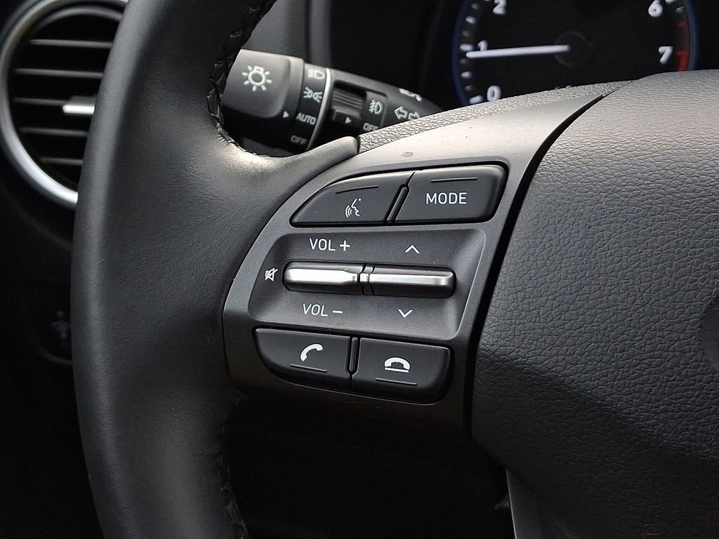 Used 2021 Hyundai Kona Limited w/ Cargo Package image 21