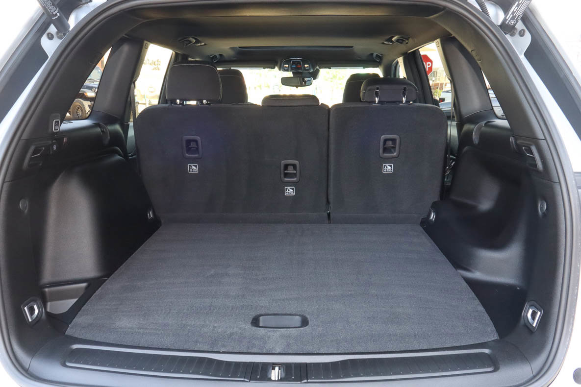 Used 2024 Jeep Grand Cherokee Laredo X w/ Luxury Tech Group I AWD/4WD image 9
