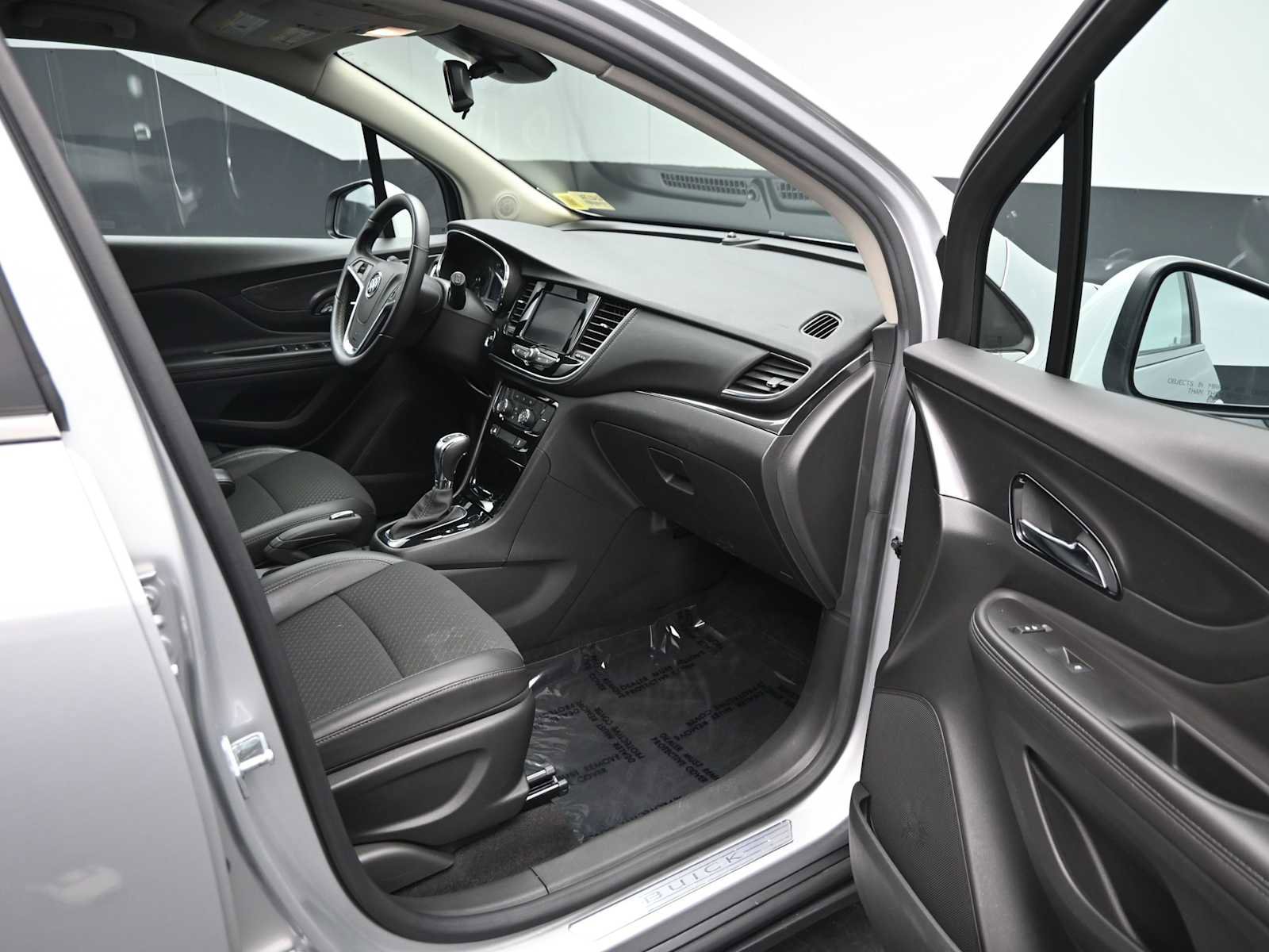 Used 2022 Buick Encore Preferred w/ Safety Package AWD/4WD image 25