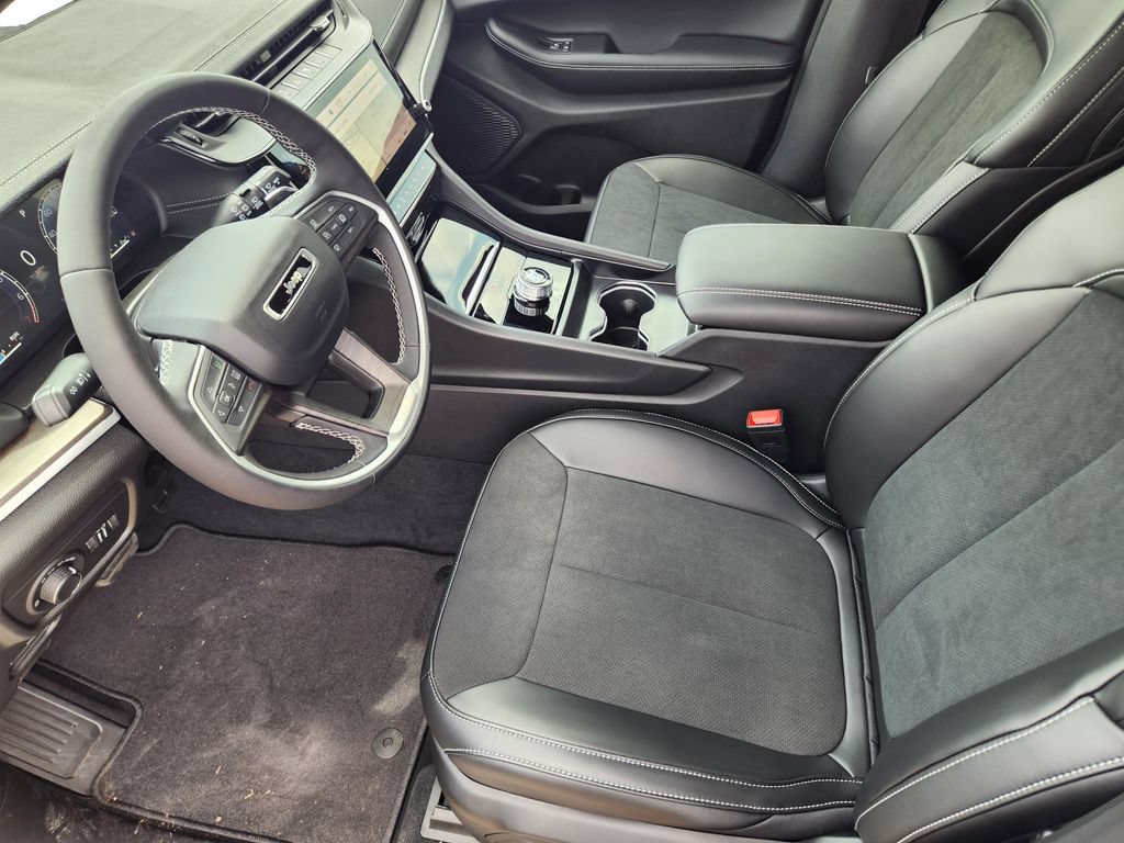 New 2026 Jeep Grand Cherokee Altitude RWD image 9