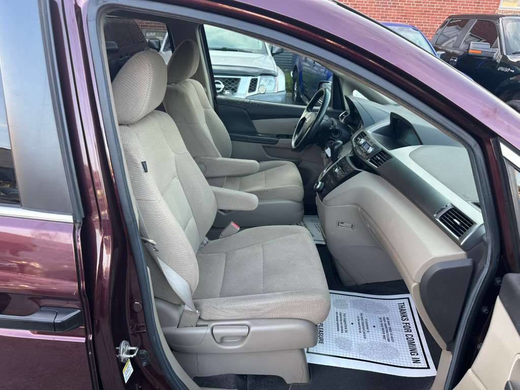 Used 2012 Honda Odyssey LX image 17