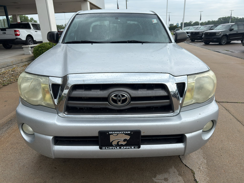 Used 2010 Toyota Tacoma PreRunner RWD image 3