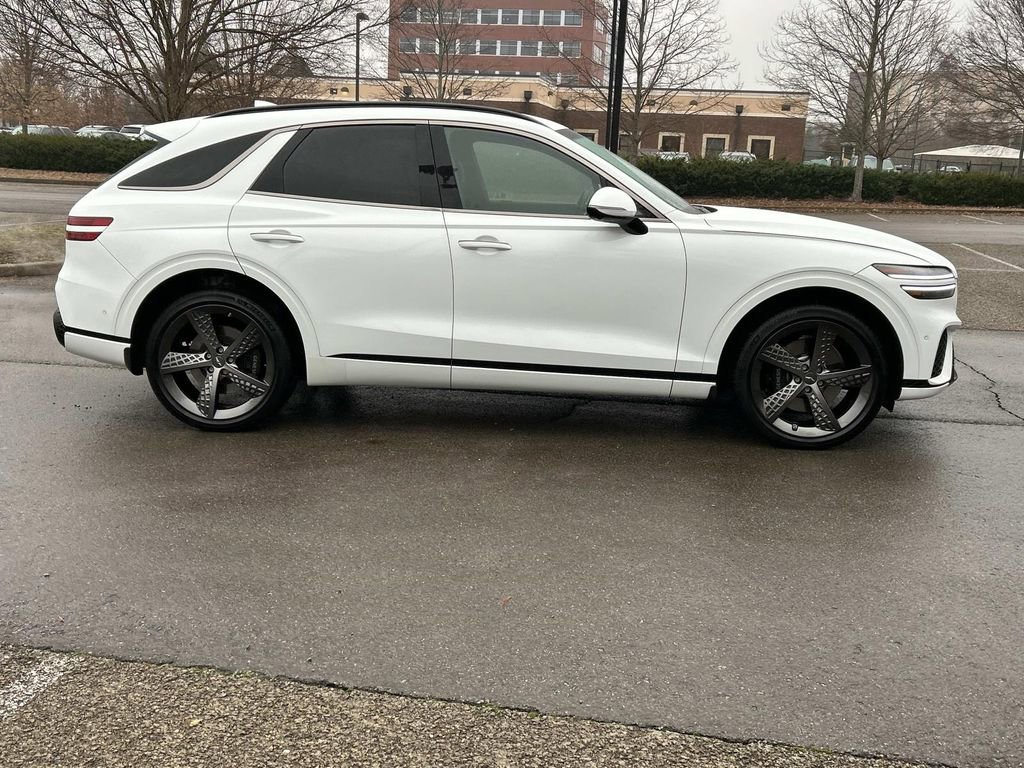 Used 2025 Genesis GV70 3.5T Sport w/ Sport Advanced Package image 8