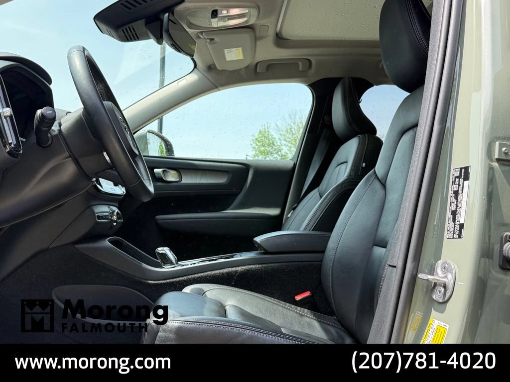 Used 2023 Volvo XC40 B5 Plus w/ Driver Assist Package AWD/4WD image 29