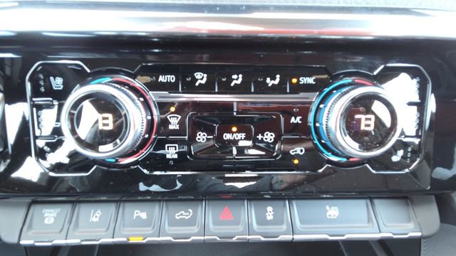 New 2026 GMC Sierra 3500 Denali w/ Denali Reserve Package image 35