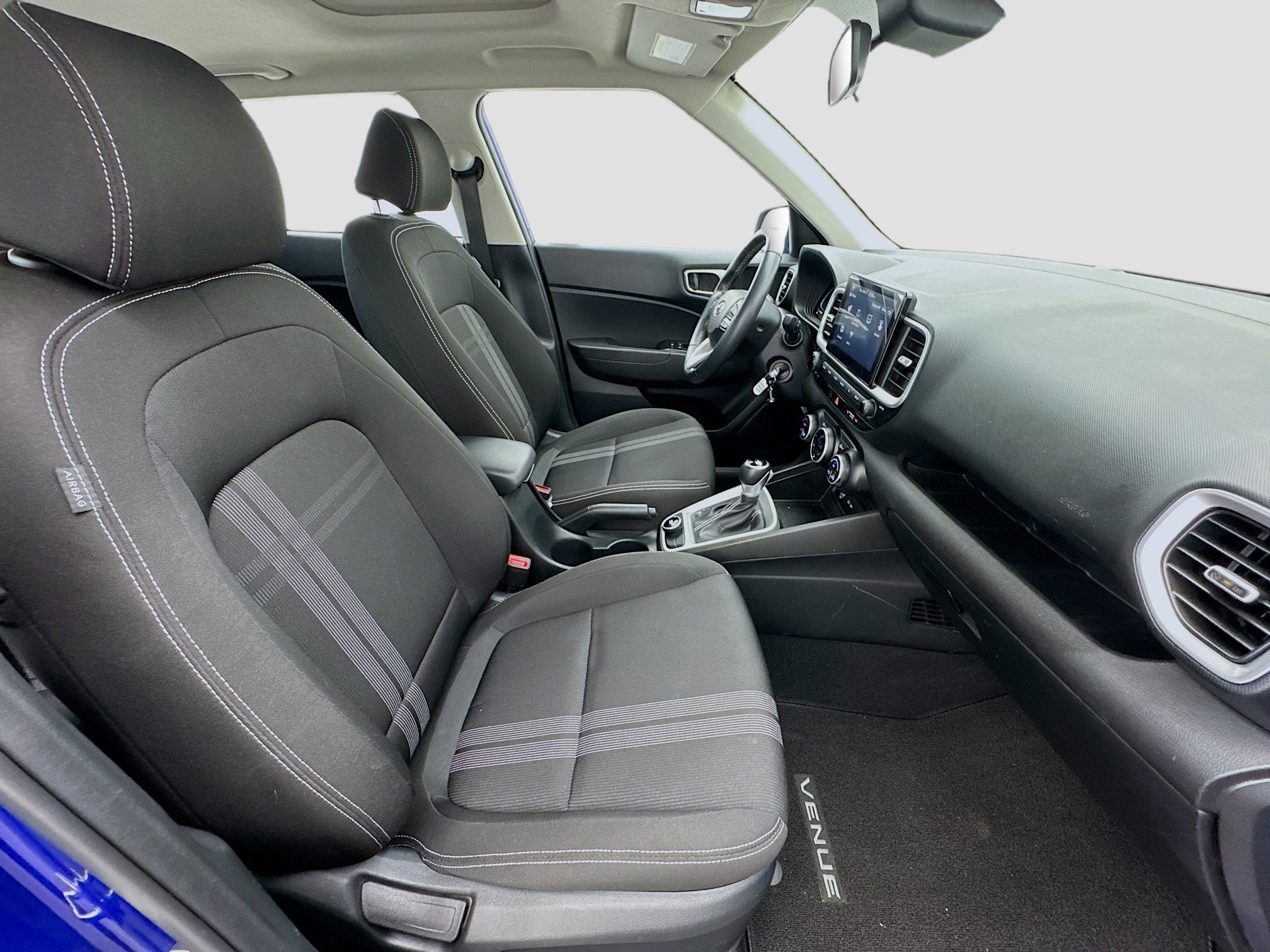 Used 2023 Hyundai Venue SEL image 19