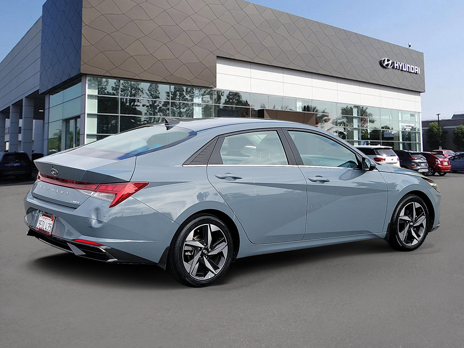 Certified 2023 Hyundai Elantra Limited w/ Cargo Package FWD image 2