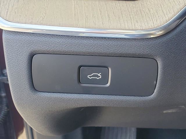 Certified 2026 Volvo XC60 B5 Plus w/ Protection Package Premier image 17