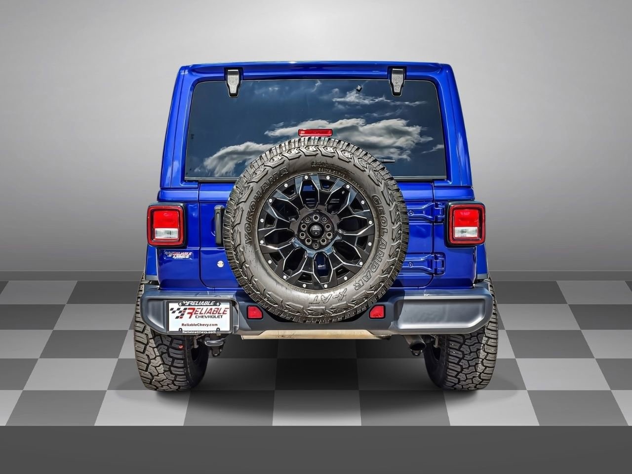 Used 2020 Jeep Wrangler Unlimited Sahara w/ Cold Weather Group AWD/4WD image 5
