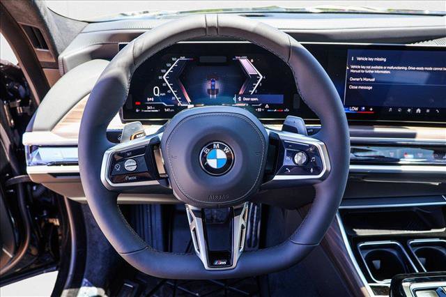 Used 2025 BMW 760i xDrive w/ Executive Package AWD/4WD image 13