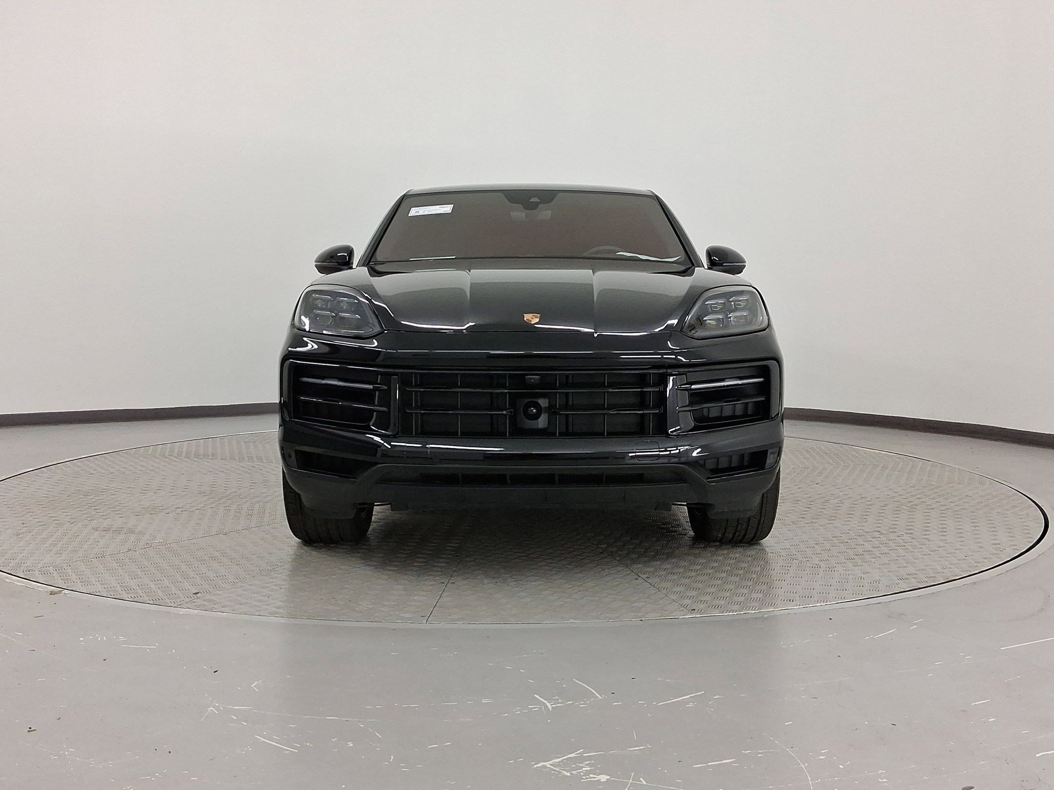 Certified 2025 Porsche Cayenne S image 6
