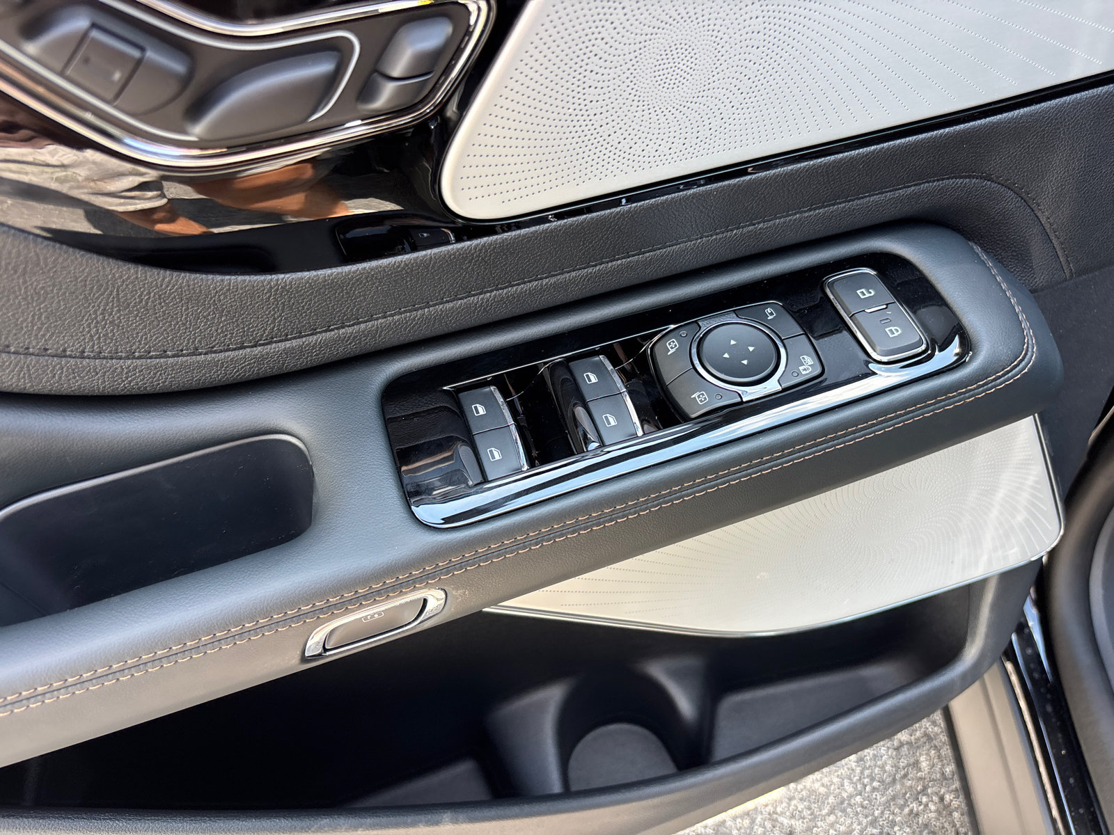 New 2026 Lincoln Aviator Reserve AWD/4WD image 13