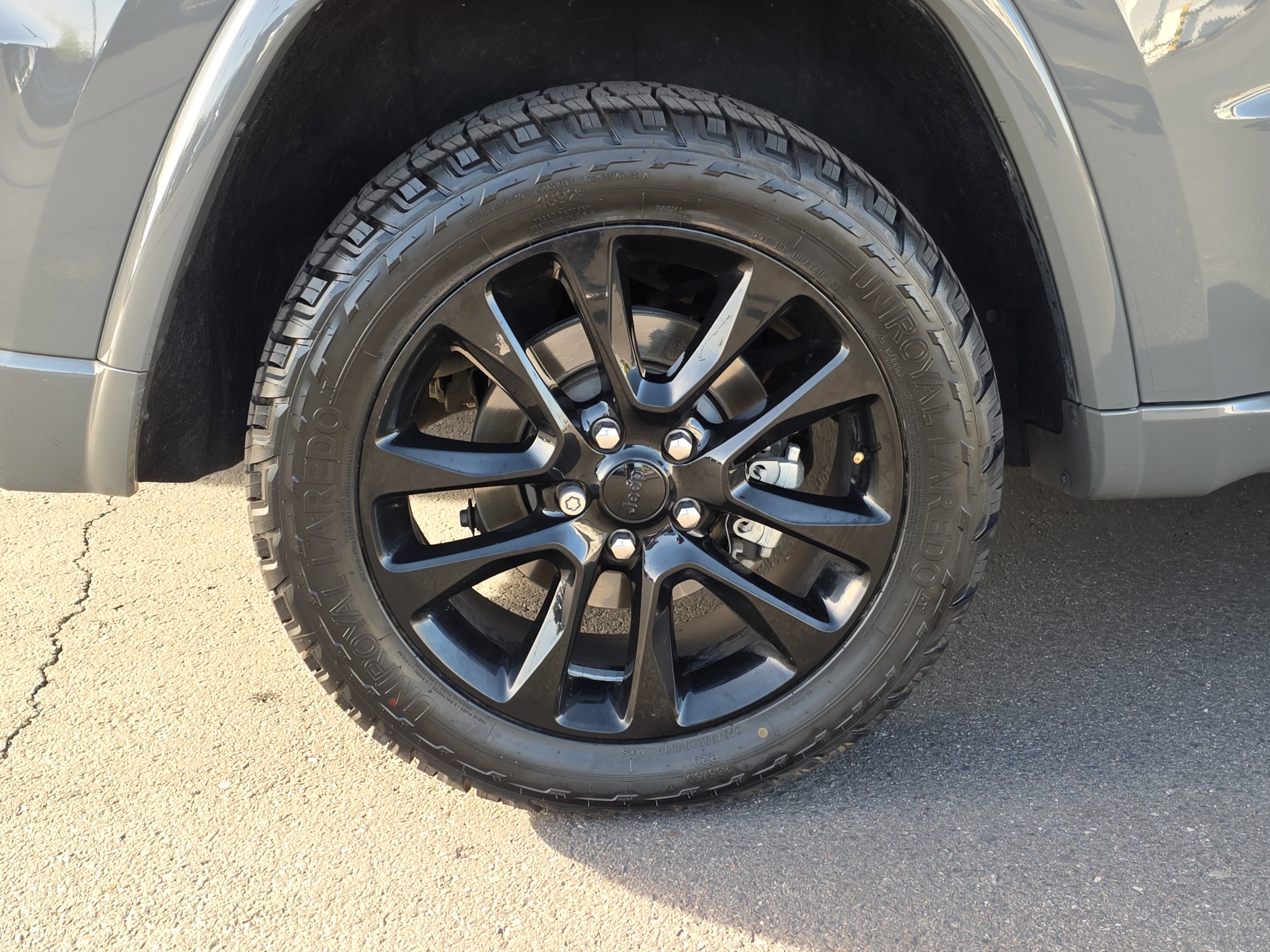 Used 2022 Jeep Grand Cherokee Laredo X image 10