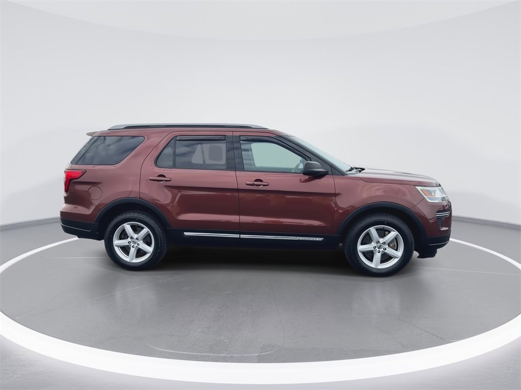 Used 2018 Ford Explorer XLT image 9