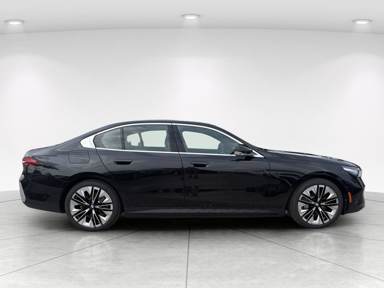 New 2027 BMW i5 eDrive40 w/ Premium Package RWD image 3
