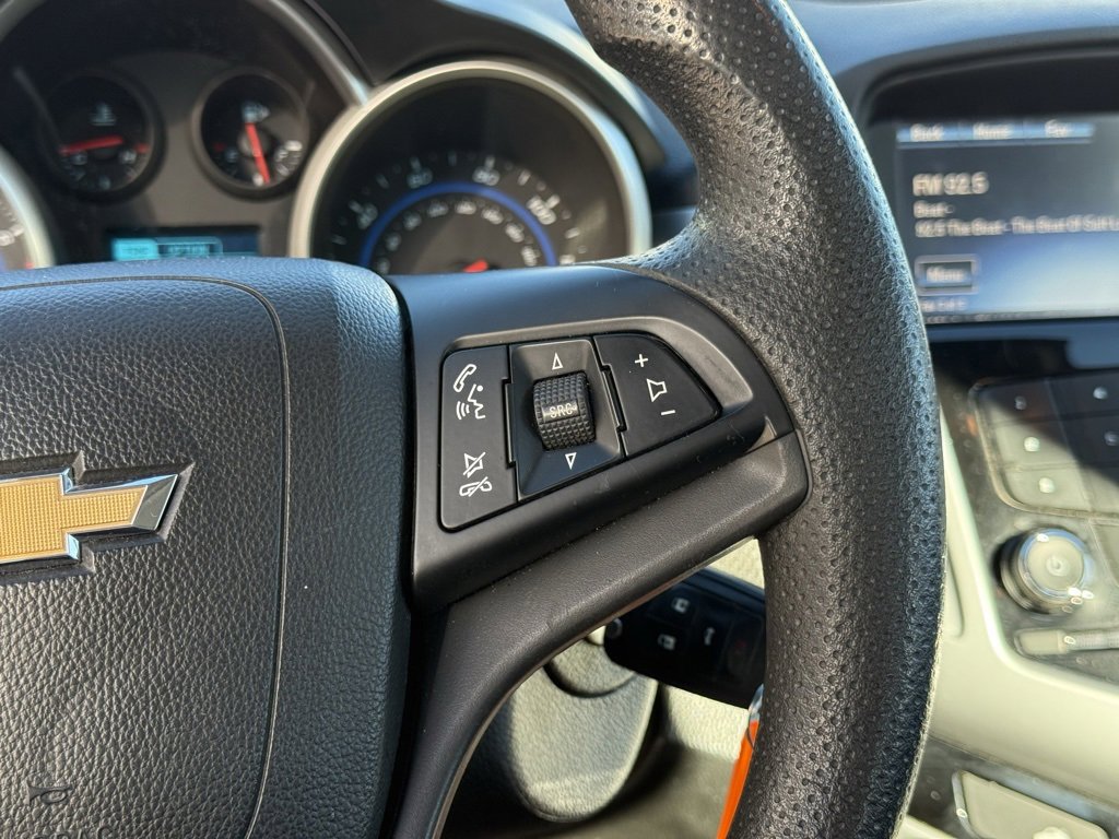Used 2016 Chevrolet Cruze LT w/ Technology Package image 15